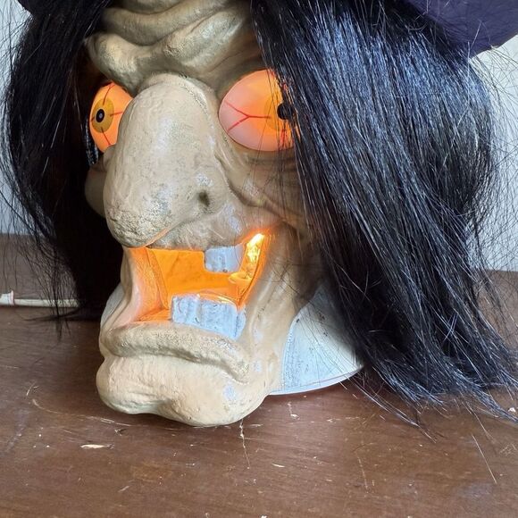 1993 Trendmasters Purple Hat Witch Light Up Working Halloween - Picture 4 of 9